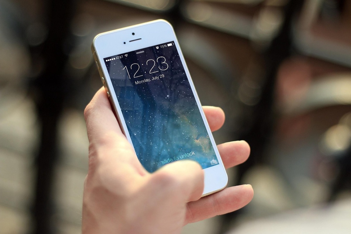キャナダのインフルエンサーとスマートフォン